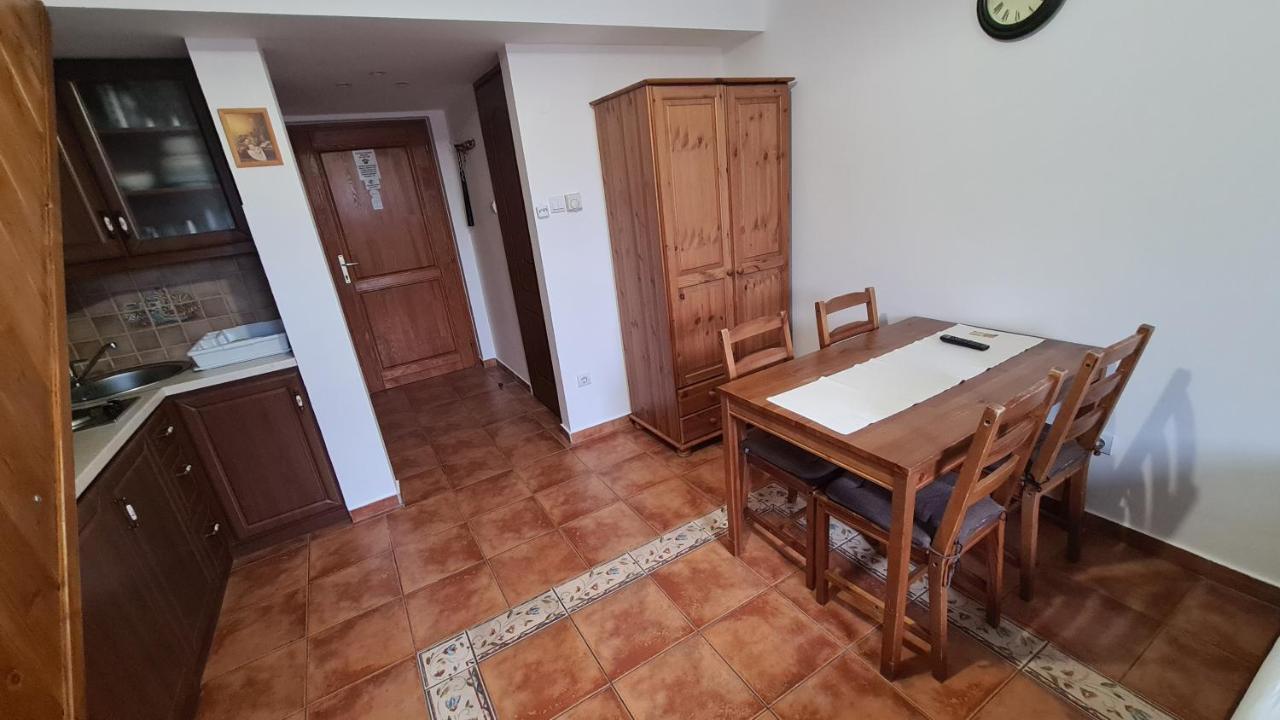 Gyulai Fürdö Apartman Exterior foto