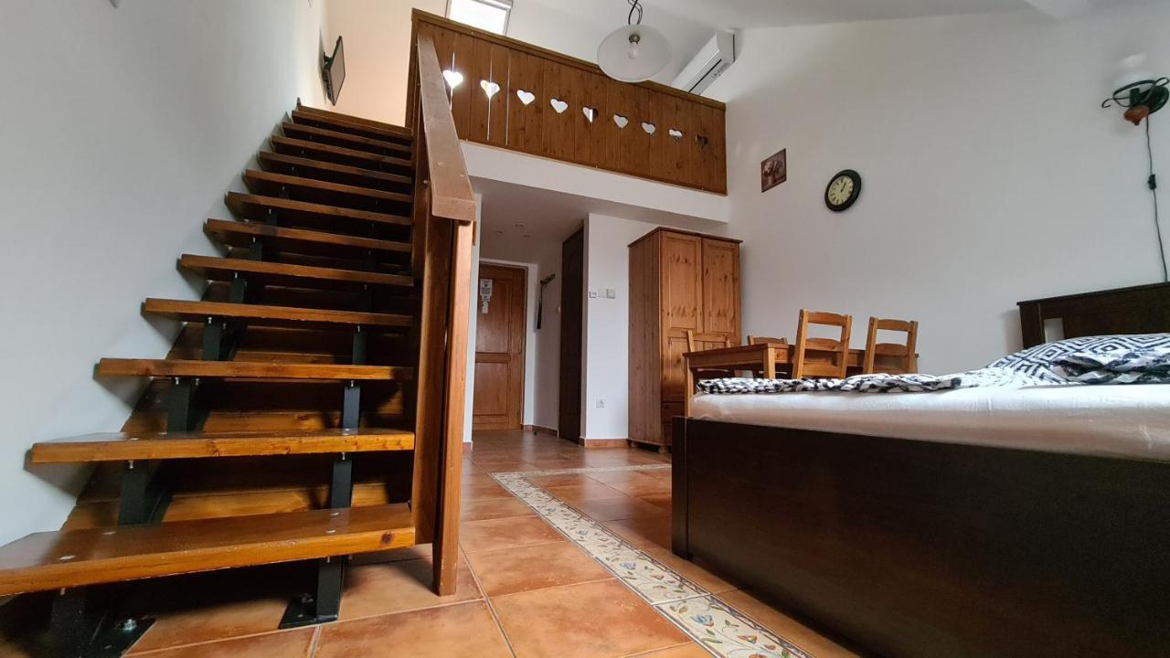 Gyulai Fürdö Apartman Exterior foto