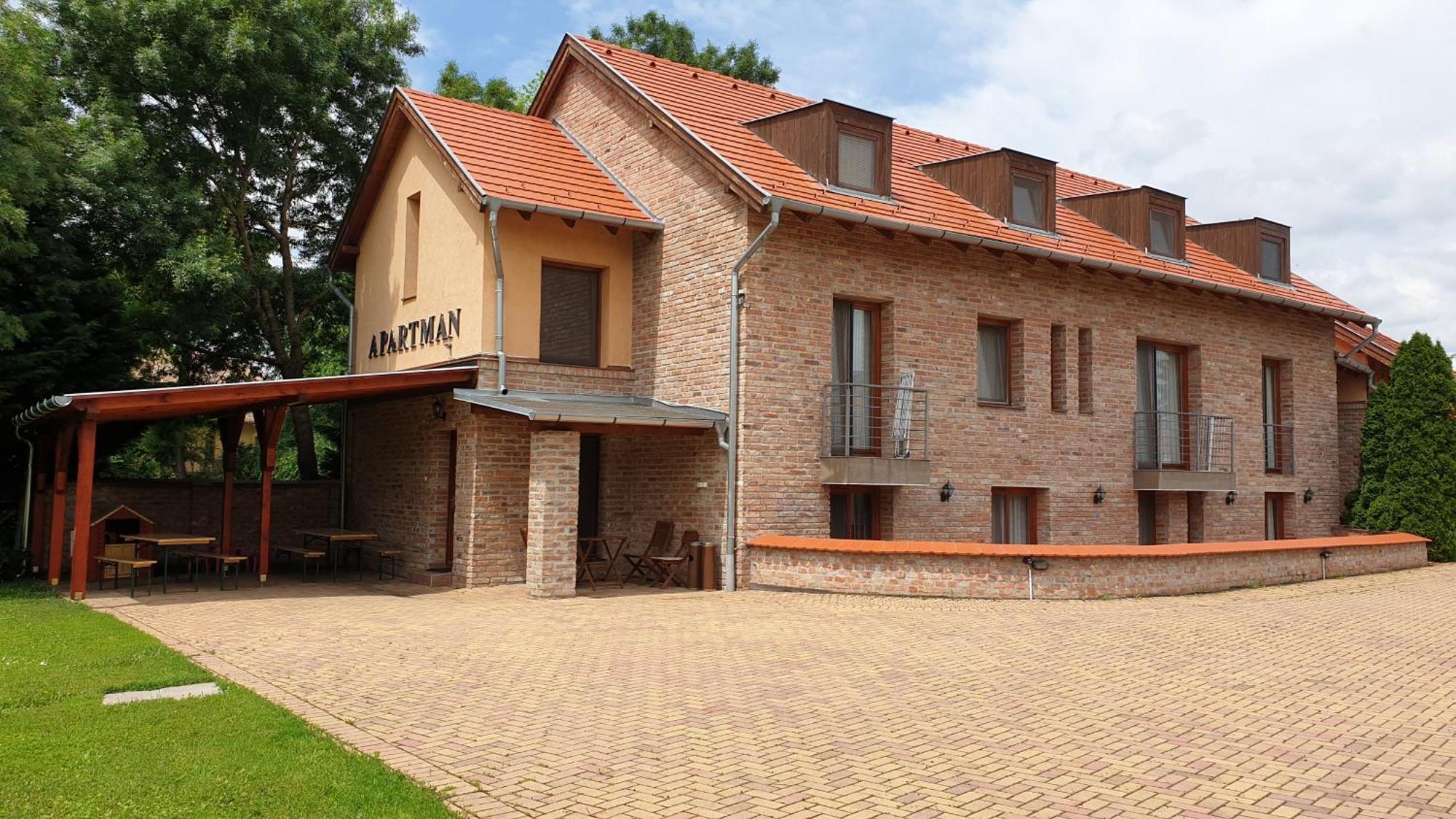 Gyulai Fürdö Apartman Exterior foto